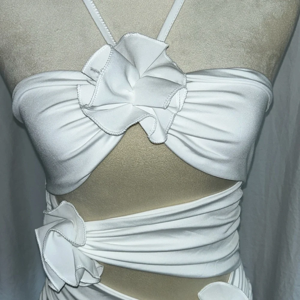 Off White: Open Front Top w/ Ruffle Flowers: Size Small. - Picture 3 of 6